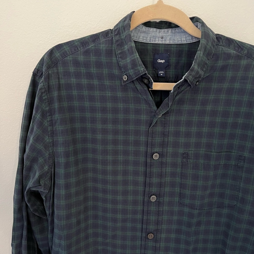 Gap blue and green plaid buttondown shirt